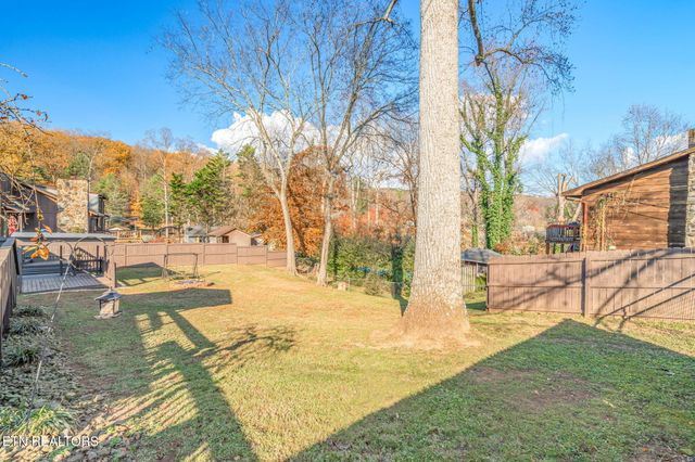 115 Lake Circle, Harriman, TN 37748