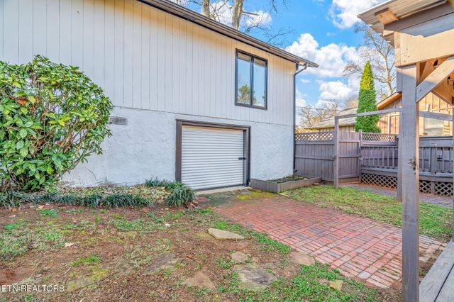 115 Lake Circle, Harriman, TN 37748