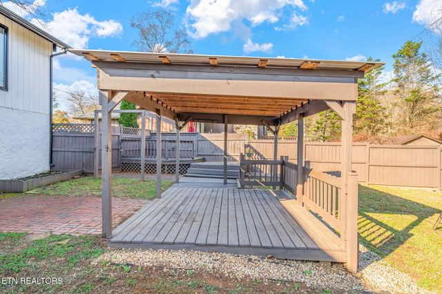 115 Lake Circle, Harriman, TN 37748