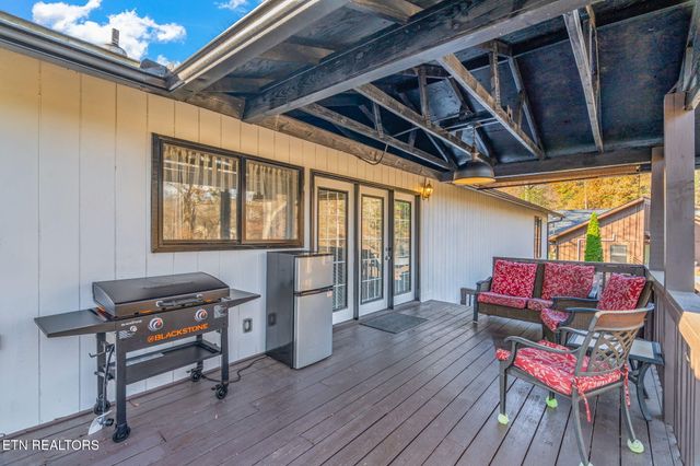 115 Lake Circle, Harriman, TN 37748