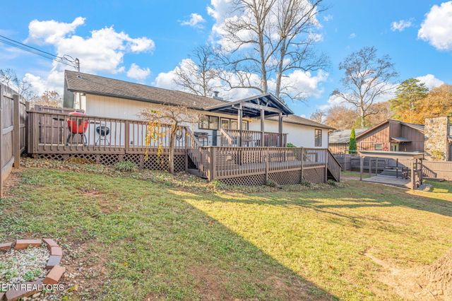 115 Lake Circle, Harriman, TN 37748