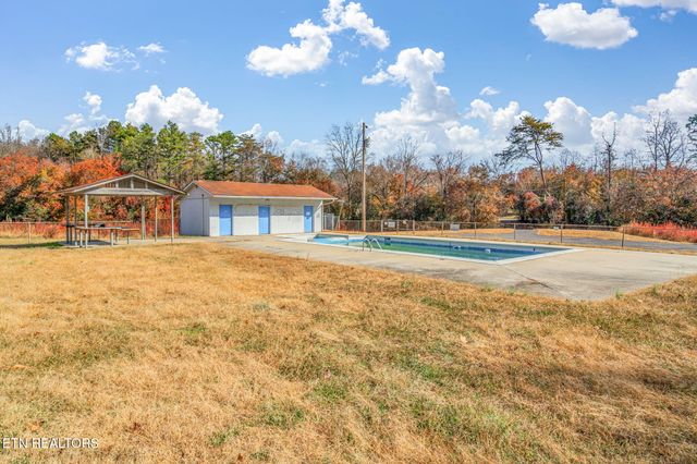 115 Lake Circle, Harriman, TN 37748