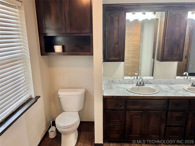 2163 Paradise Road, Kingston, OK 73439