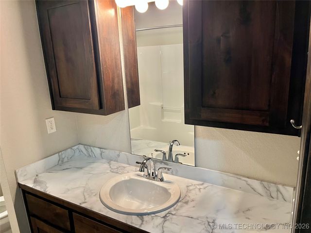 2163 Paradise Road, Kingston, OK 73439