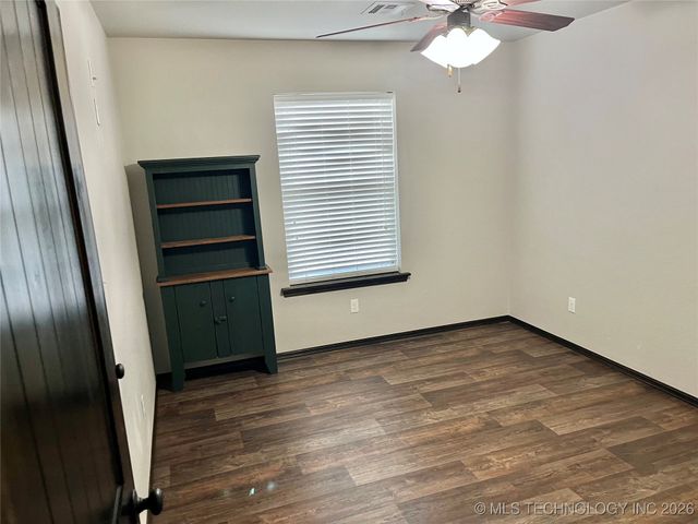 2163 Paradise Road, Kingston, OK 73439