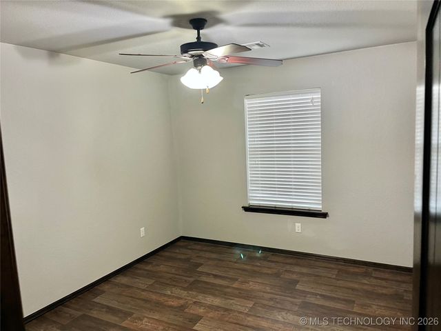 2163 Paradise Road, Kingston, OK 73439