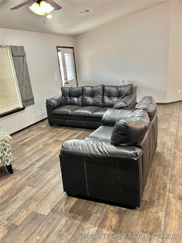 2163 Paradise Road, Kingston, OK 73439