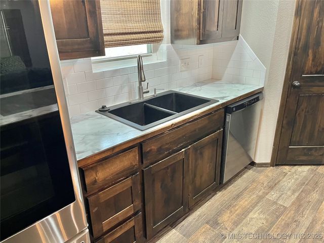 2163 Paradise Road, Kingston, OK 73439