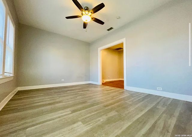 2907 N Elmendorf St Unit 2911, San Antonio, TX 78201