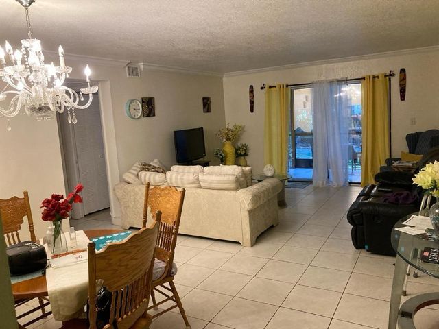 1681 NW 70th Avenue NW 111, Plantation, FL 33313