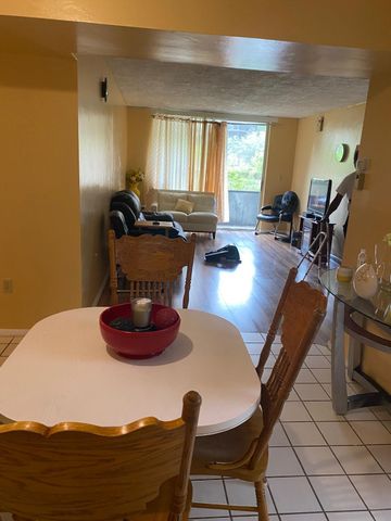 1681 NW 70th Avenue NW 111, Plantation, FL 33313