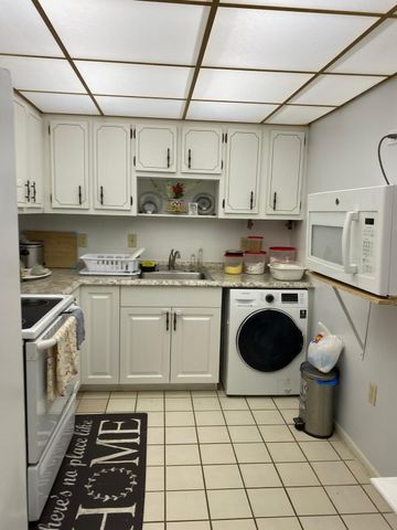 1681 NW 70th Avenue NW 111, Plantation, FL 33313