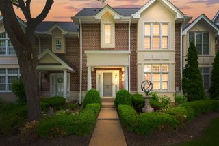 430 Park Avenue, Clarendon Hills, IL 60514