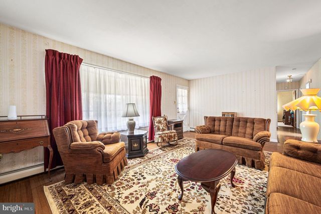 43 GLENVIEW RD, Glen Mills, PA 19342