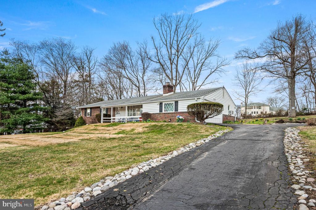 43 GLENVIEW RD, Glen Mills, PA 19342