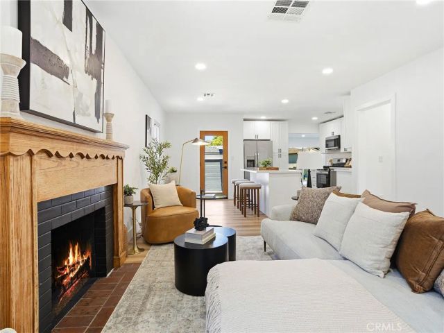 1741 N Rose Street, Burbank, CA 91505