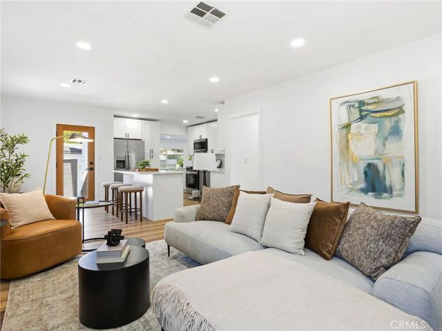 1741 N Rose Street, Burbank, CA 91505