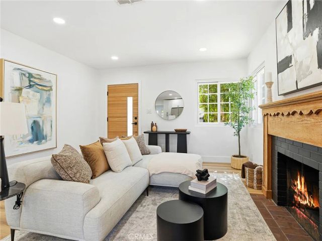 1741 N Rose Street, Burbank, CA 91505