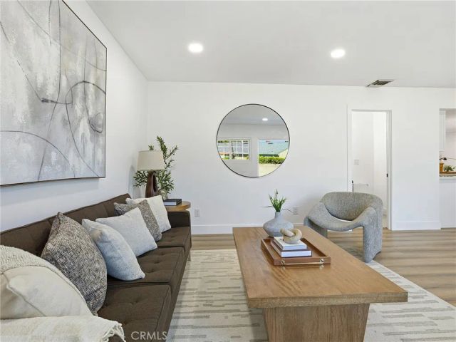 1741 N Rose Street, Burbank, CA 91505