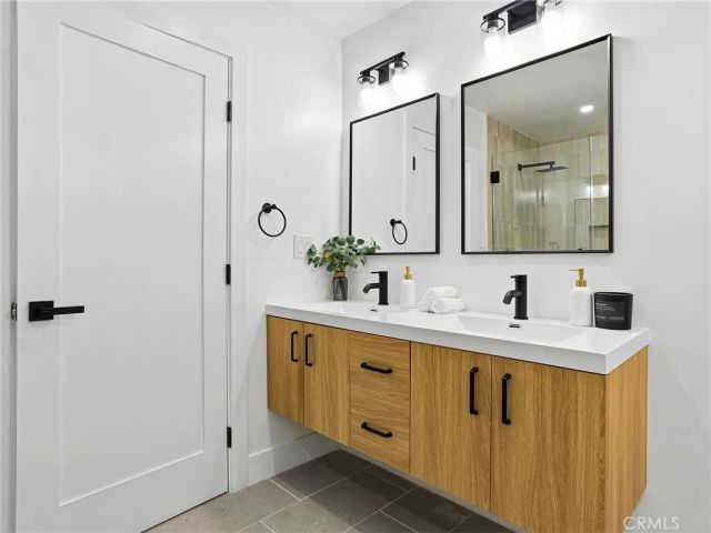 1741 N Rose Street, Burbank, CA 91505