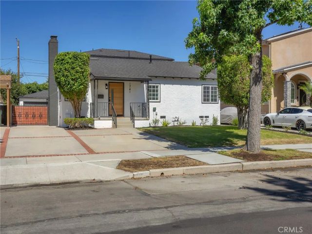 1741 N Rose Street, Burbank, CA 91505