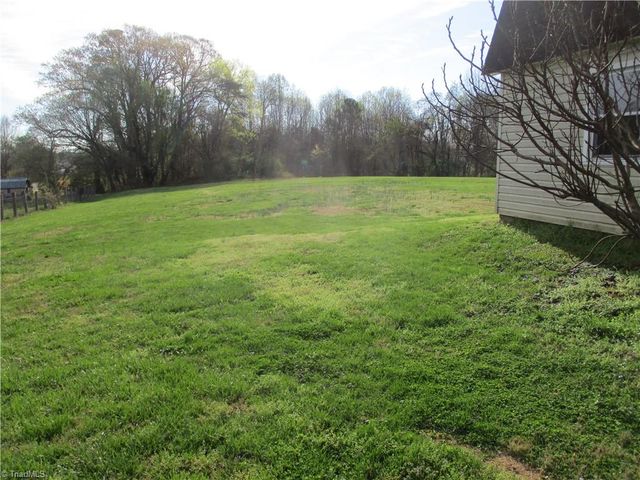 4236 Robertson Drive, Winston-salem, NC 27101