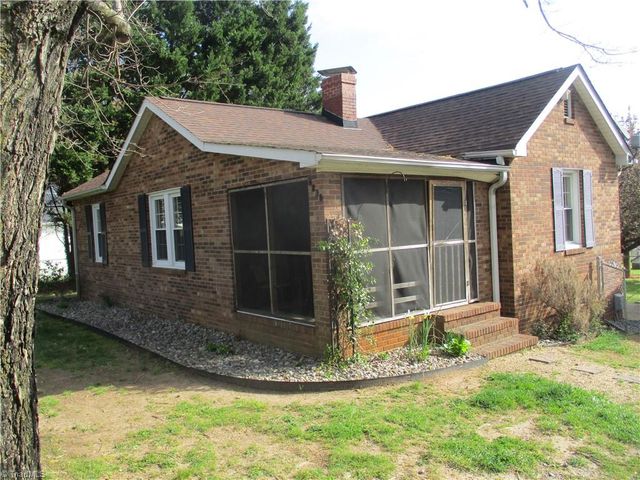 4236 Robertson Drive, Winston-salem, NC 27101