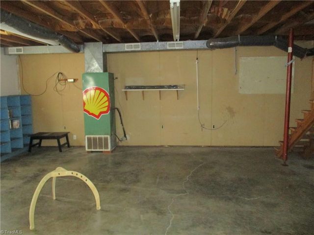 4236 Robertson Drive, Winston-salem, NC 27101