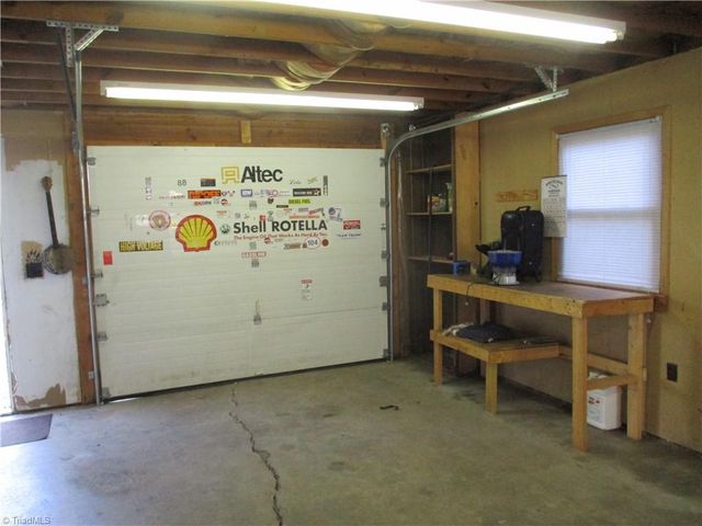 4236 Robertson Drive, Winston-salem, NC 27101