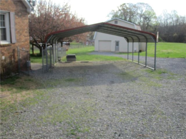 4236 Robertson Drive, Winston-salem, NC 27101