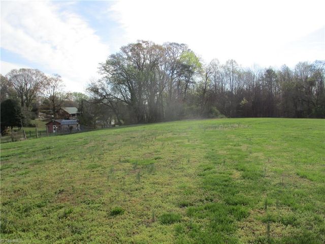 4236 Robertson Drive, Winston-salem, NC 27101