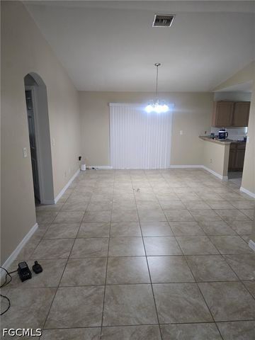 909 Eisenhower BLVD, Lehigh Acres, FL 33974