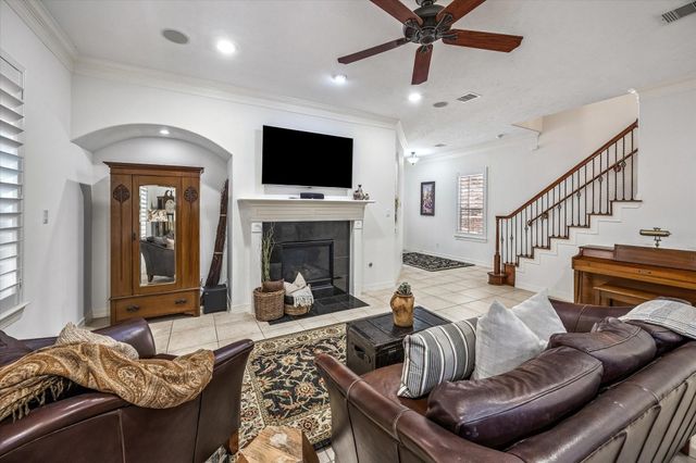 1523 Olive Garden, Houston, TX 77077