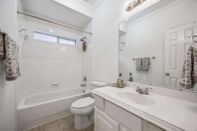 1523 Olive Garden, Houston, TX 77077