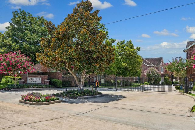1523 Olive Garden, Houston, TX 77077