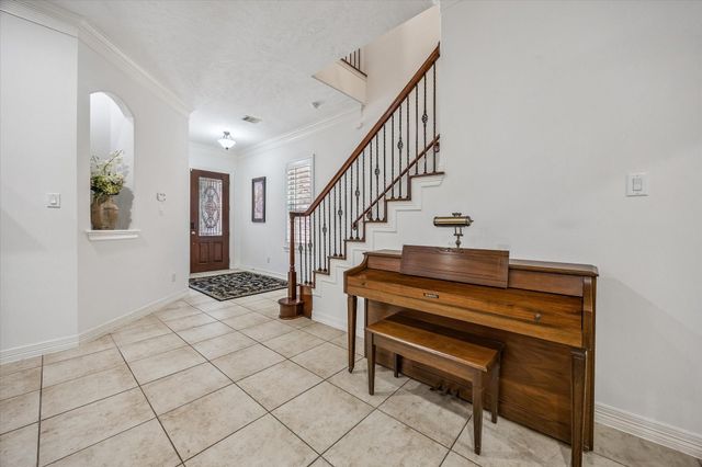1523 Olive Garden, Houston, TX 77077