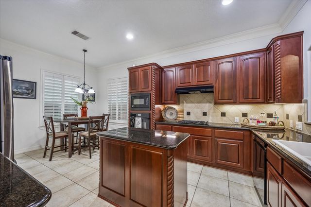 1523 Olive Garden, Houston, TX 77077