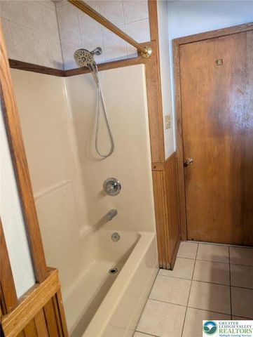 1440 Greenview Drive, Bethlehem City, PA 18018