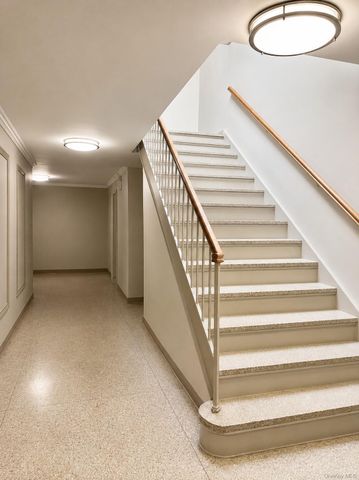 553 CENTRAL Avenue 19B, Cedarhurst, NY 11516