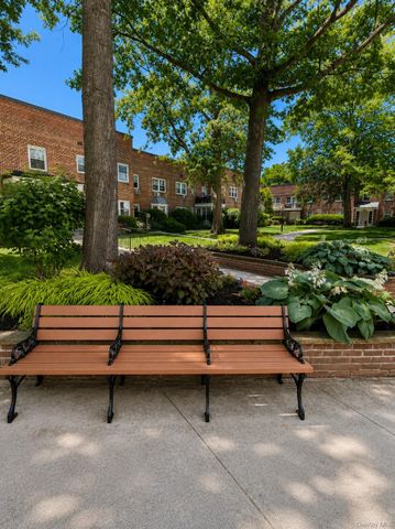553 CENTRAL Avenue 19B, Cedarhurst, NY 11516