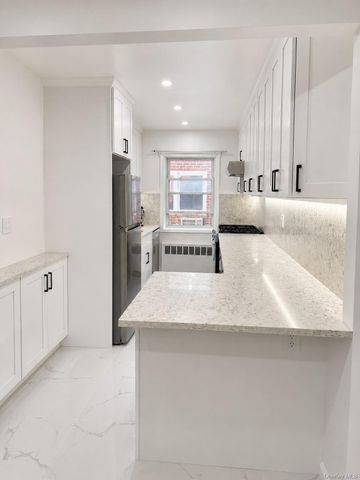 553 CENTRAL Avenue 19B, Cedarhurst, NY 11516
