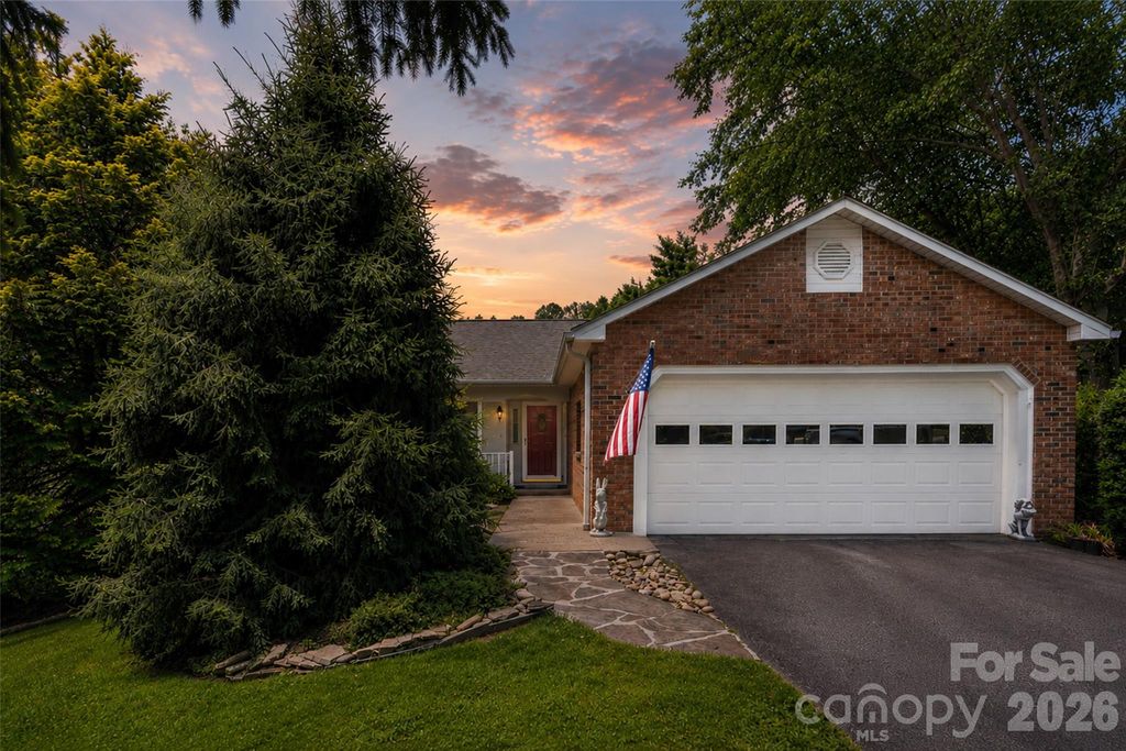 20 Mallard Court, Brevard, NC 28712