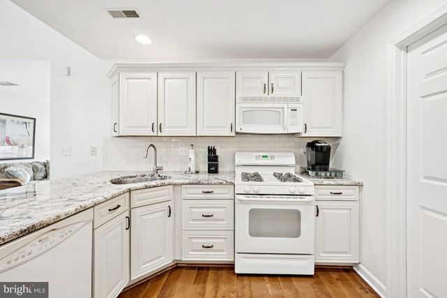 713 CHICKORY TRL, Mullica Hill, NJ 08062