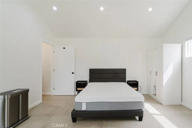 6440 Lindley Avenue, Reseda, CA 91335