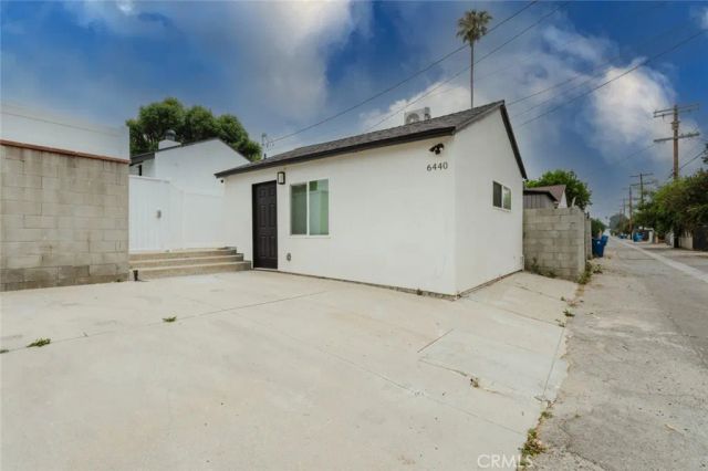 6440 Lindley Avenue, Reseda, CA 91335