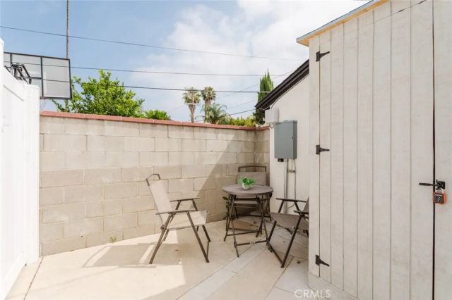 6440 Lindley Avenue, Reseda, CA 91335