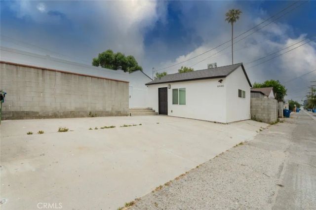 6440 Lindley Avenue, Reseda, CA 91335