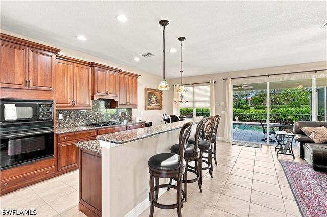 19600 Maddelena CIR, Estero, FL 33967