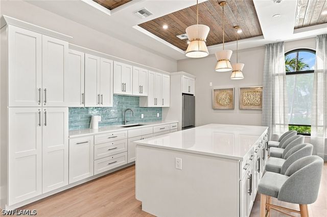 19600 Maddelena CIR, Estero, FL 33967