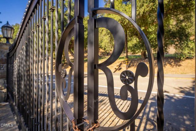 10484 Creek Road, Oak View, CA 93022